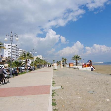 La C Mer Larnaca Esterno foto