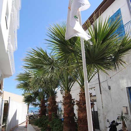 La C Mer Larnaca Esterno foto